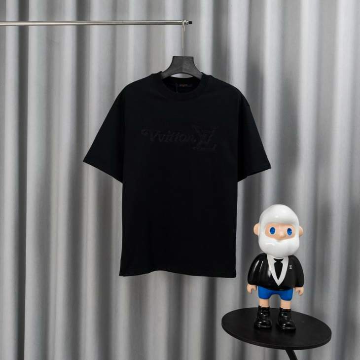 Picture of Louis Vuitton T Shirts Short _SKULVS-2XLaztxQ2737831